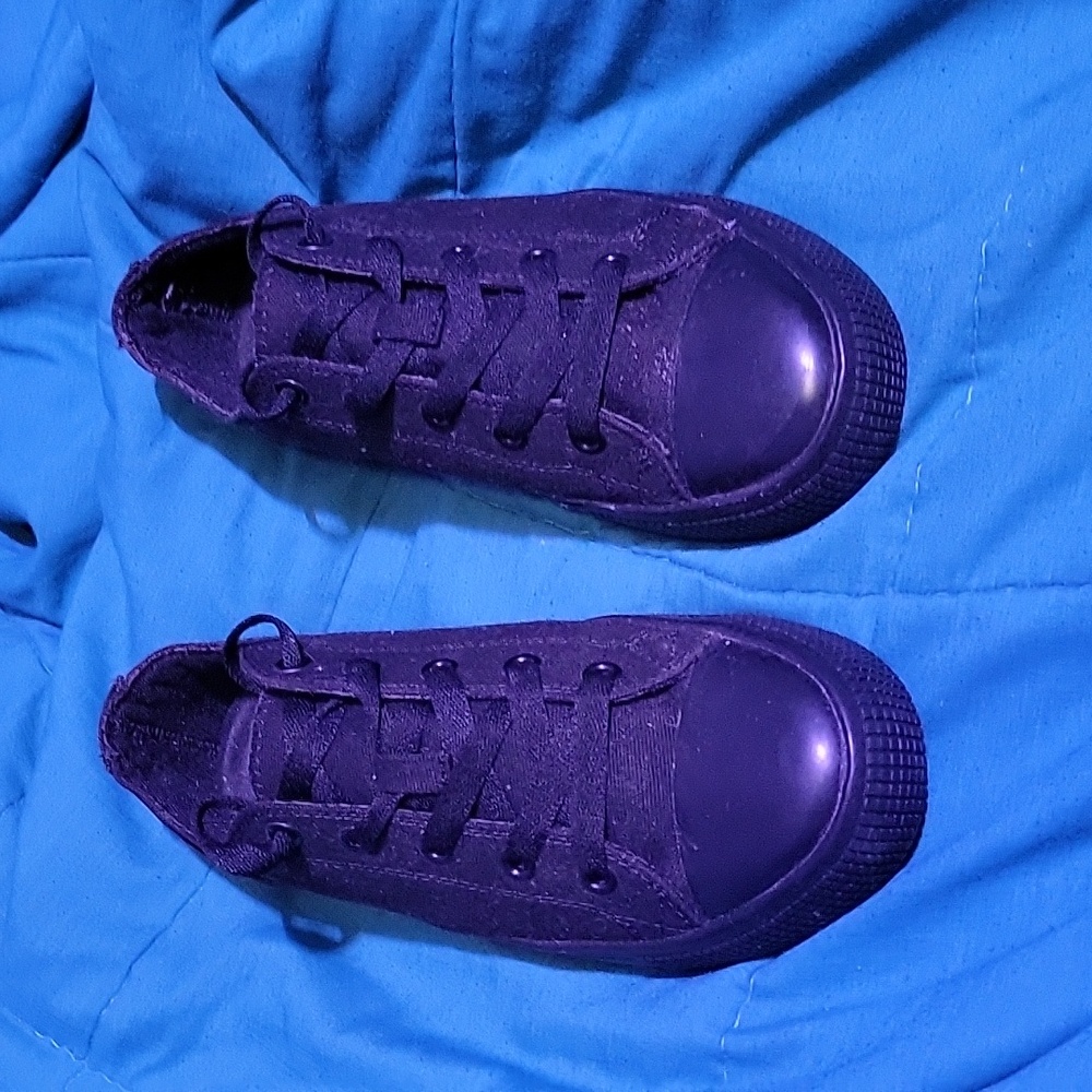 Tread safe canvas shoes